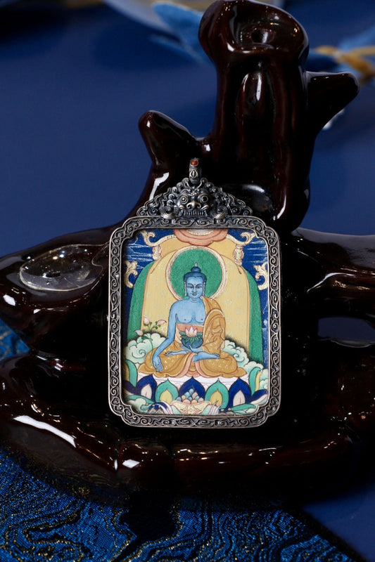 Tibetan 3.5*4.5cm Collectible Medicine Buddha Buddhist Pendant Analysis: A Miniature Tibetan Buddhist Jewelry