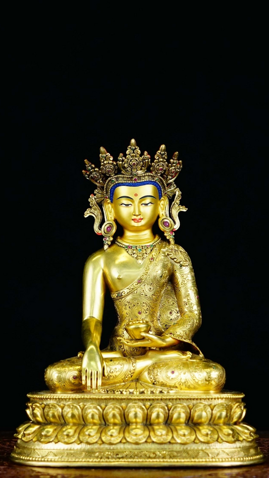 Tibetan-Buddhist Shakyamuni Buddha Statue, Hand-Painted in Gilded Gold