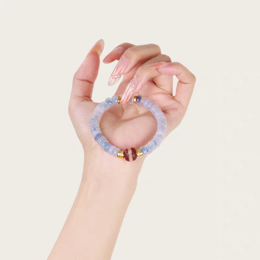 Natural agate Red Line Medicine Dzi beads bracelet, reflecting Tibetan Buddhist jewelry culture and fine jewelry art, enhancing luck and prosperity.