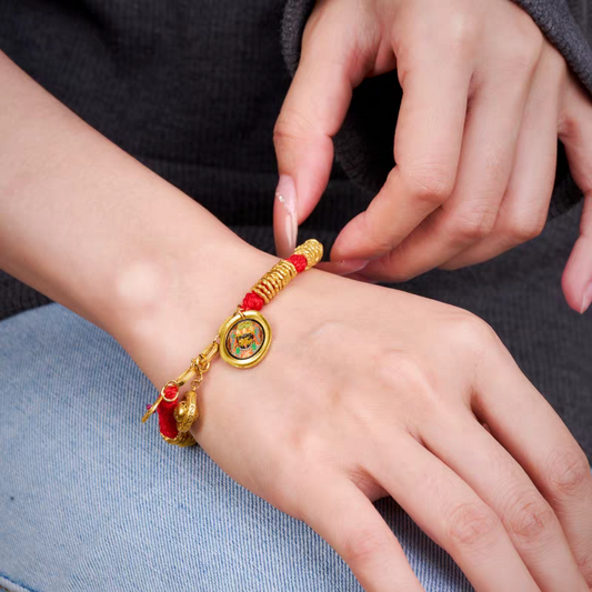 Natural Tibetan mantra bracelet for luck and positive energy, reflecting Tibetan Buddhist jewelry culture and fine jewelry art craftsmanship.