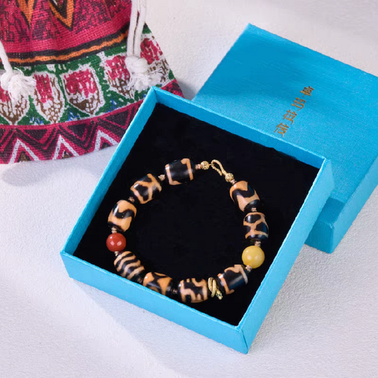 Purely handmade orange meat agate multi-totem Dzi beads. A high-value wearable artifact of Tibetan Buddhist Jewelry Culture.