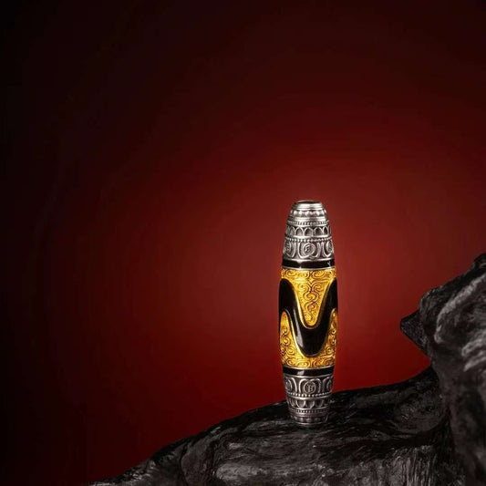 Handmade tiger fang amulet silver pendant from Tibetan Buddhist jewelry culture, spiritual jewelry art for daily wear.