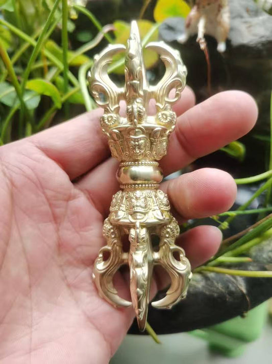 This hand-carved brass Vajra is perfect for meditation and spiritual practices, embodying strength, wisdom, and divine protection.