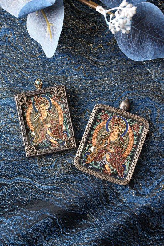 3.5x4.5cm portable Kshitigarbha Thangka amulet, showcasing the fluid lines and high-quality mineral pigments.