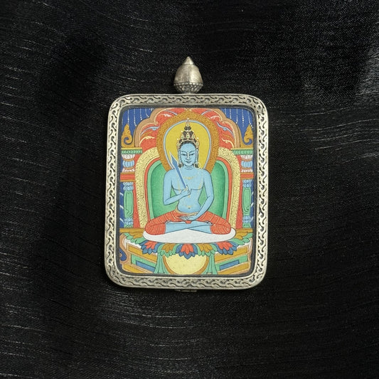 Detailed view of the 925 silver Dunhuang Nine-Colour Deer casing for the Akasagarbha Thangka pendant, symbolising protection and elegance in Tibetan Buddhist tradition.