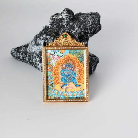 Detailed view of the titanium steel casing for the Black Jambhala Thangka pendant, symbolizing protection and elegance in Tibetan Buddhist tradition.