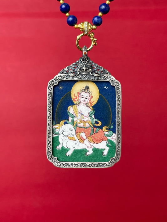 Detailed view of the refined silver casing for the Samantabhadra Thangka pendant, symbolising virtue and tradition in Buddhist practice.