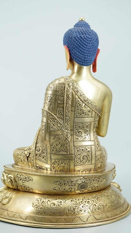 Handcrafted Tibetan Buddhist Dipankara Buddha statue with gilded finish and natural mineral pigments, sacred Tibetan Buddhist statues representing Buddha Statue-Art and enlightenment tradition.