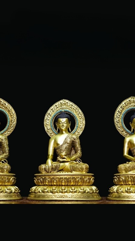 Alt Text: Exquisitely handcrafted Three Buddha statue featuring gilded craftsmanship and mineral paint, showcasing the rich cultural heritage of Tibetan Buddhist art.