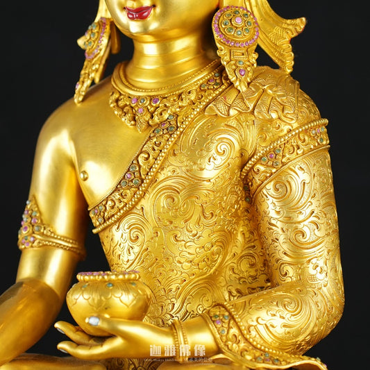 Tibetan Buddhist statues featuring a gilded Shakyamuni Buddha, traditional hand-painted mineral pigment Buddha statue