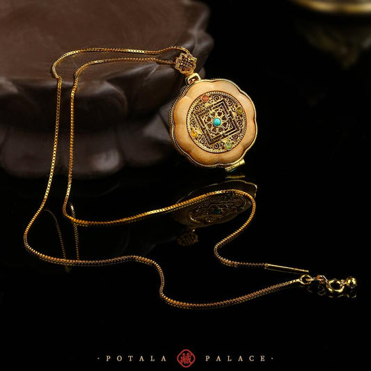 Silver and sandalwood Buddhist incense box pendant crafted by hand for spiritual harmony.