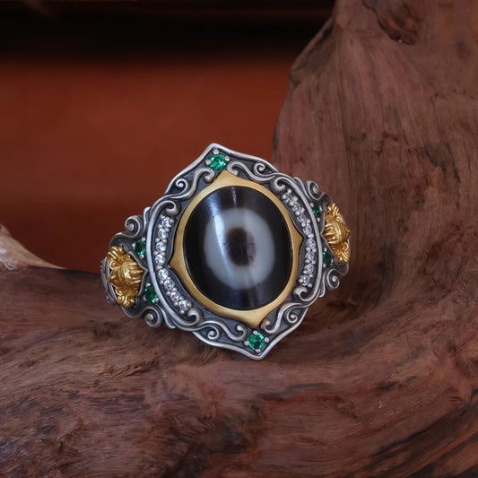 Hand-painted silver Green Tara One-Eye ring inspired by Tibetan Buddhist Jewelry Culture, a jewelry art piece symbolizing compassion and protection.