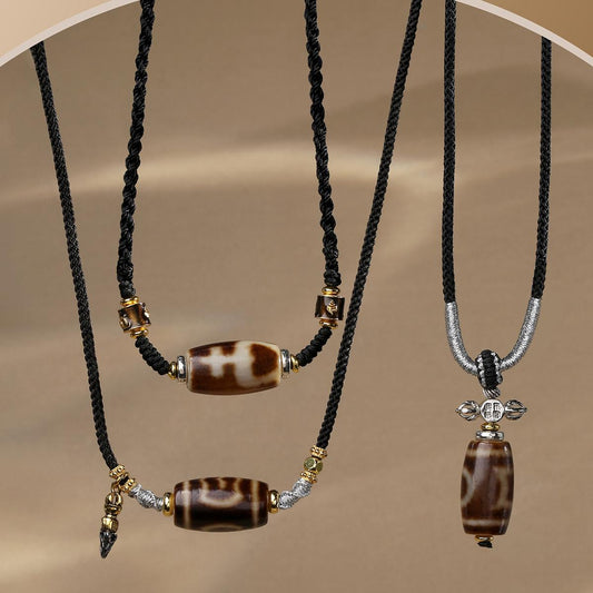 Tibetan Buddhist Heaven and Earth Dzi amulet necklace crafted in natural agate.