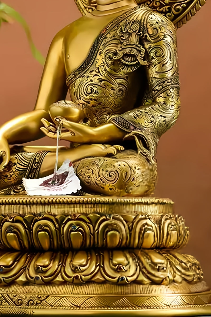 Beautiful Tibetan Buddhist copper statue of Shakyamuni Buddha, handmade and inspired by ancient Tibetan Buddha art traditions.