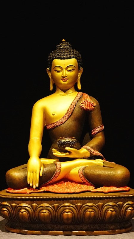 Tibetan Shakyamuni Buddha Statue, handcrafted in pure bronze with mineral pigments, representing spiritual awakening and inner peace – Ideal for spiritual spaces and collections.