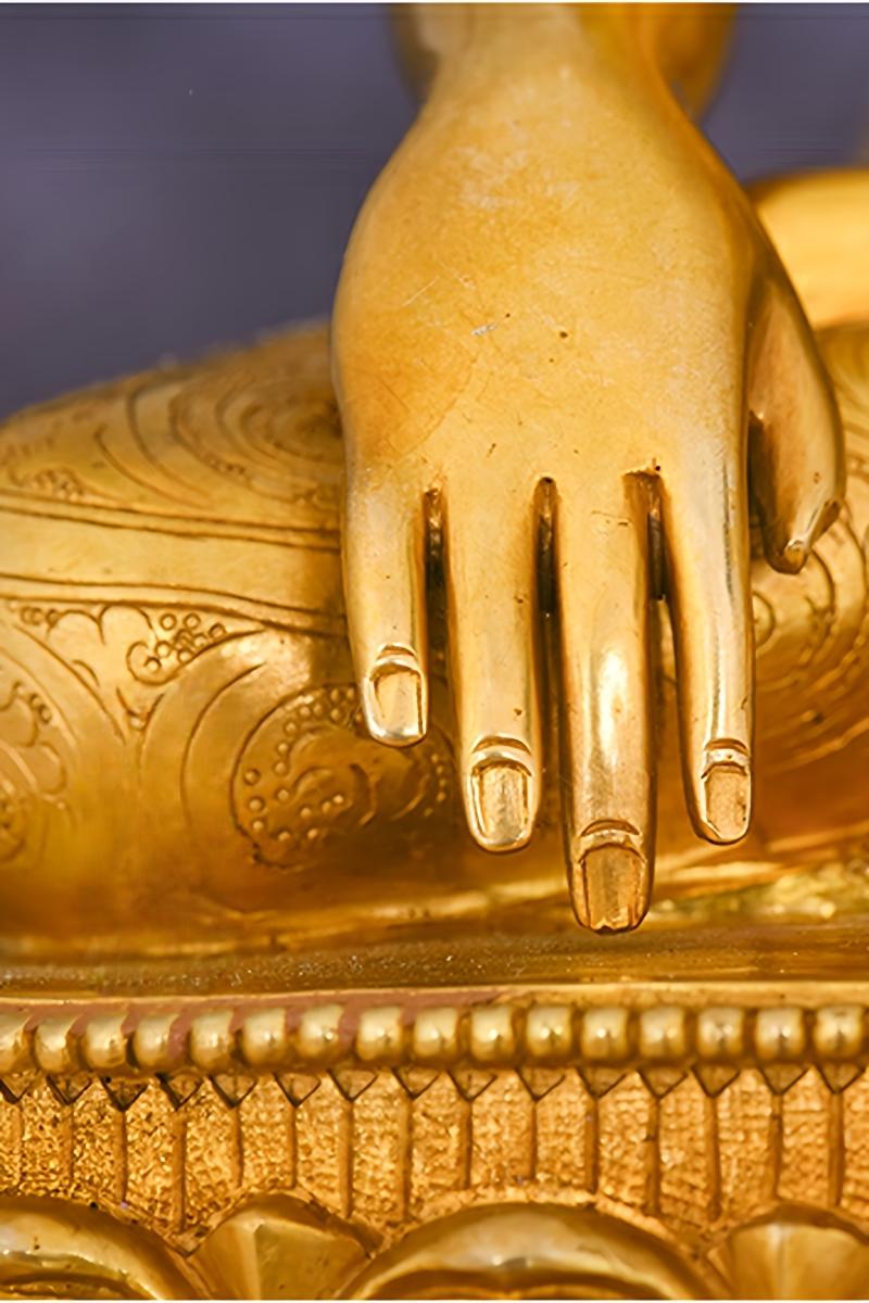 Elegant Tibetan-Buddhist Shakyamuni Three Buddha sculpture, hand-carved copper work featuring traditional mineral pigments.