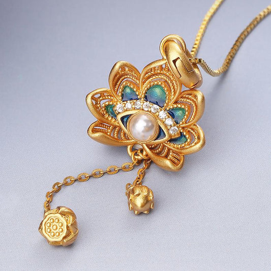 Handmade Tibetan Buddhist Wisdom Eye pendant crafted from 925 silver and mother-of-pearl, symbolizing clarity and spiritual insight.