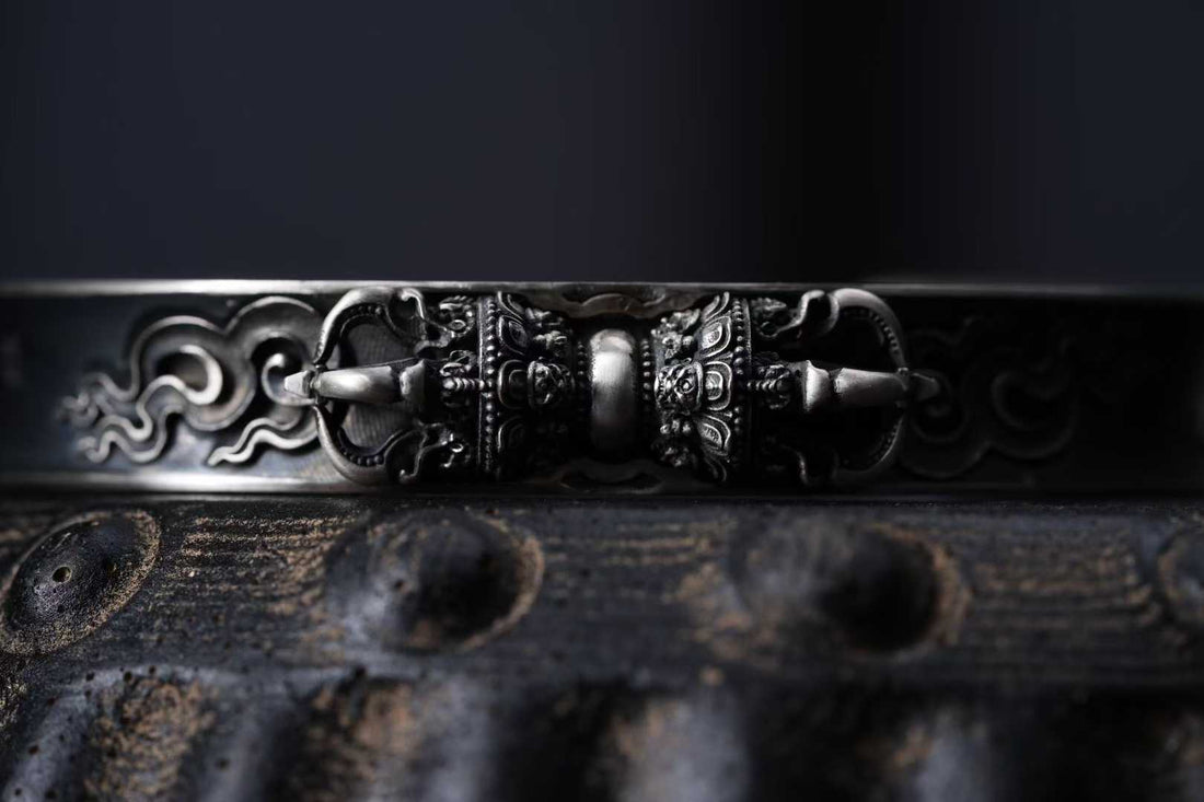 Tibetan-Buddhist 925 Silver Vajra Dorje Bracelet · Handcrafted Spiritual Jewelry