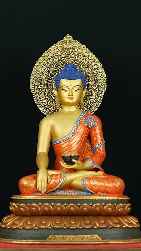 Tibetan-Buddhist Gilded Shakyamuni Buddha Statue, Mineral-Painted Design