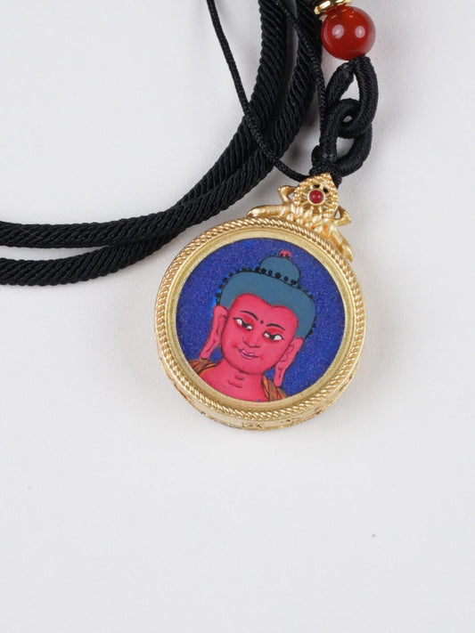 Amitabha Buddha Round Thangka Pendant – Hand-Painted Tibetan Buddhist Amulet in Gold & Mineral Pigments (2cm)