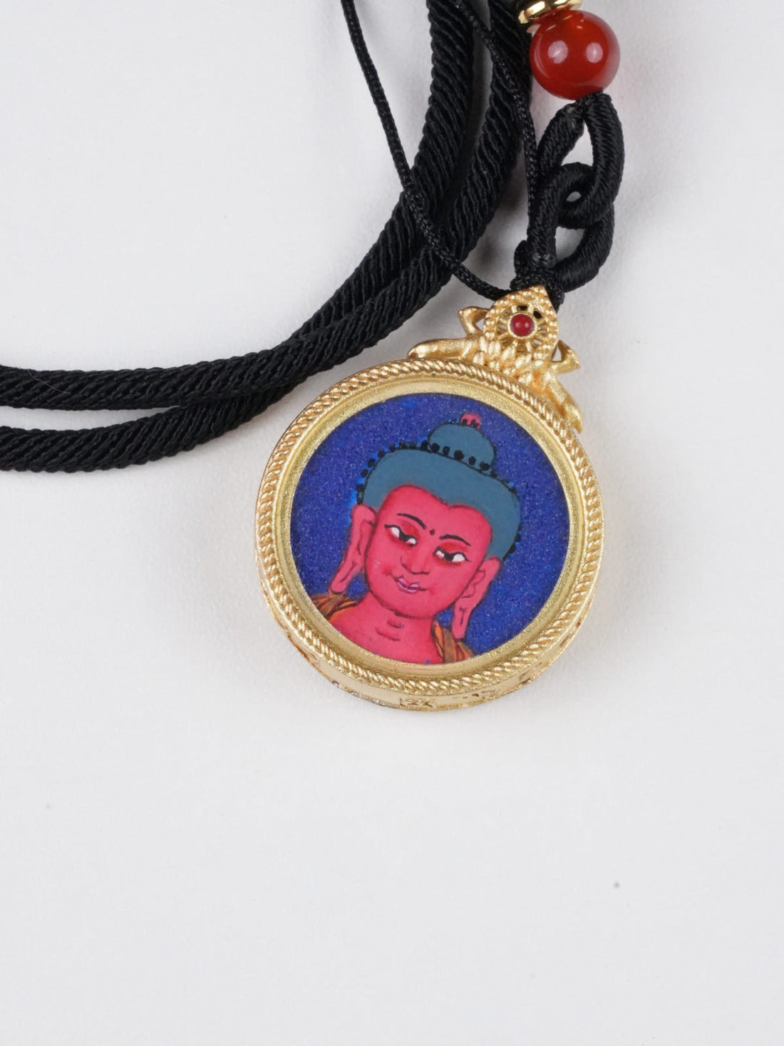 Amitabha Buddha Round Thangka Pendant – Hand-Painted Tibetan Buddhist Amulet in Gold & Mineral Pigments (2cm)