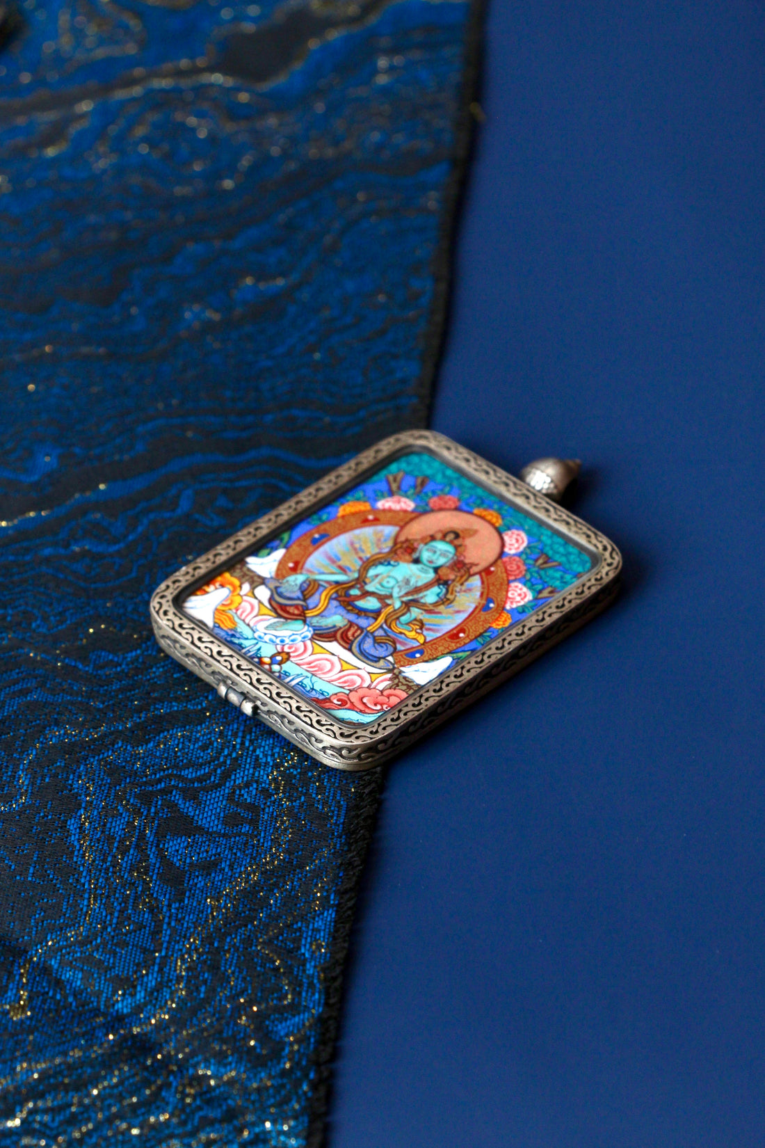 The Saviress of Eight Misfortunes: Discovering the Green Tara Thangka from Regong