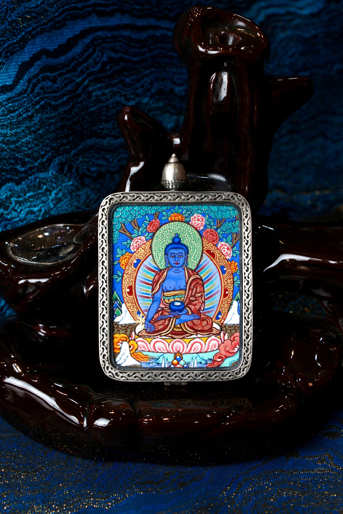 3.5×4.5cm Qinghai Medicine Buddha (Bhaisajyaguru) Buddhist Pendant: A Collectible Amulet Tibetan Buddhist Jewelry