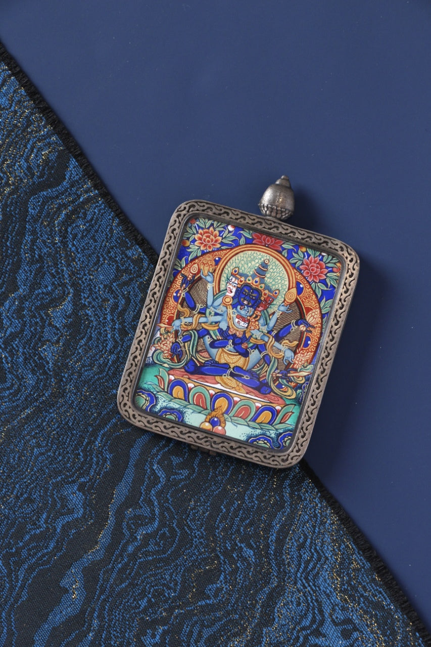 Guhyasamaja Thangka Pendant: A 4*5cm Collectible Gem from Qinghai with Natural Mineral Pigments