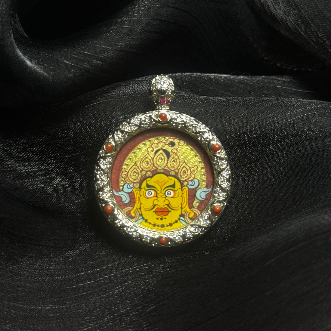 3x3cm Hand-Painted Rekong Red-Gold Yellow Jambhala Buddha Head Buddhist Pendant: King of Tibetan Buddhist Jewelry
