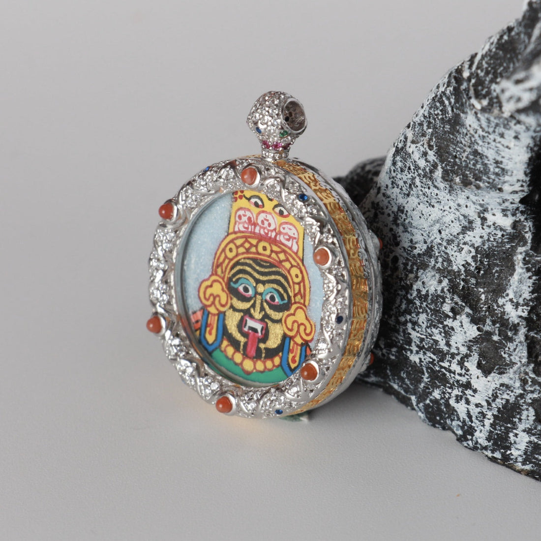 Nepal Rough Zhagilamu Thangka Pendant: The Female Wealth Guardian of Lhasa