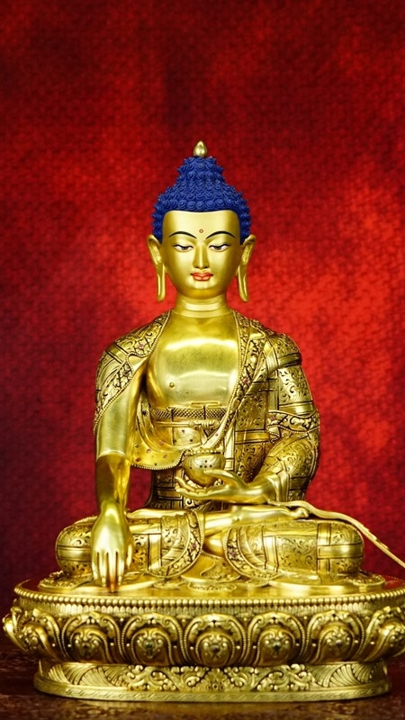 Tibetan-Buddhist Shakyamuni Buddha, Hand-Painted with Gilded Gold
