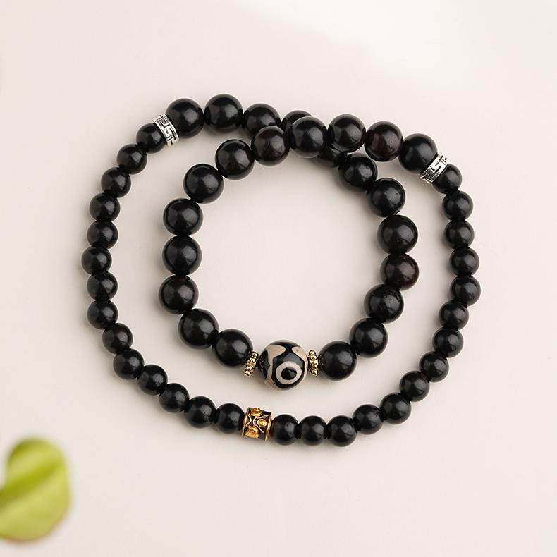 Mulinwan hand-painted sandalwood bracelet, reflecting the wisdom and artistic atmosphere of Tibetan Buddhism.