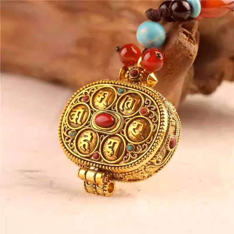 Tibetan Buddhist Jewelry Culture handmade six-syllable mantra silver Gau box, a sacred piece of Jewelry art for protection.
