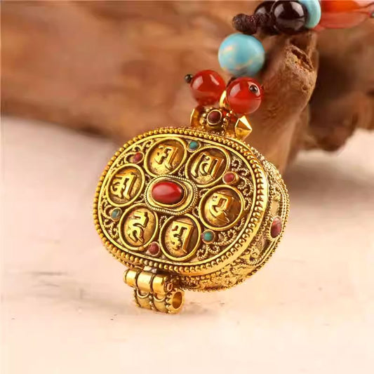 Tibetan Buddhist Jewelry Culture handmade six-syllable mantra silver Gau box, a sacred piece of Jewelry art for protection.
