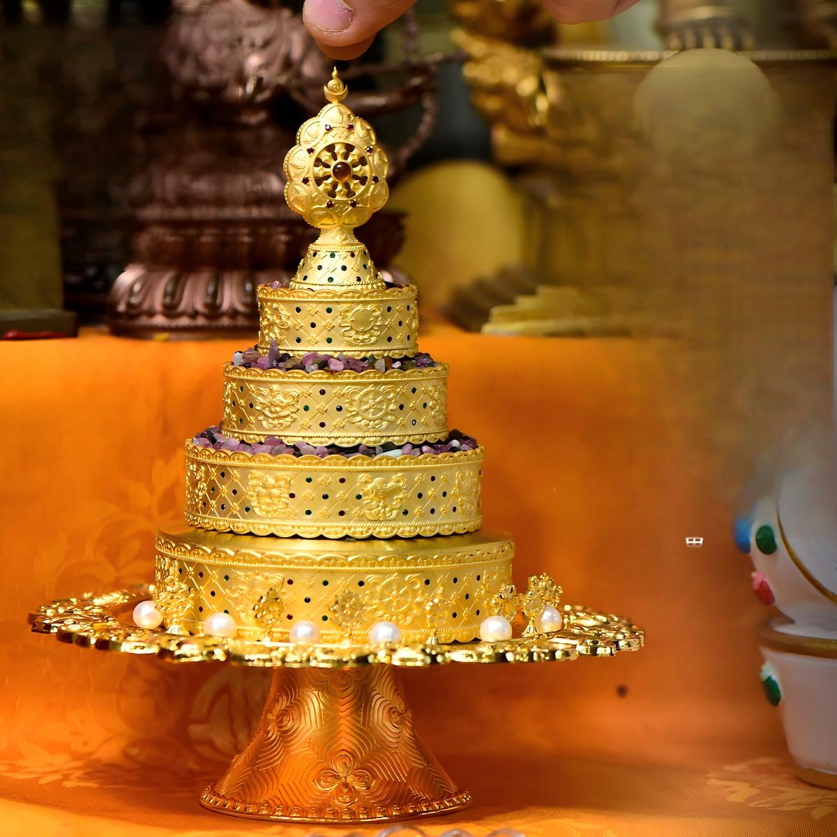 Tibetan Buddhist Jewelry Culture: Exquisite mandala plate altar supply with Ashtamangala motifs, a masterpiece of Tibetan Buddhist sacrificial implements culture.