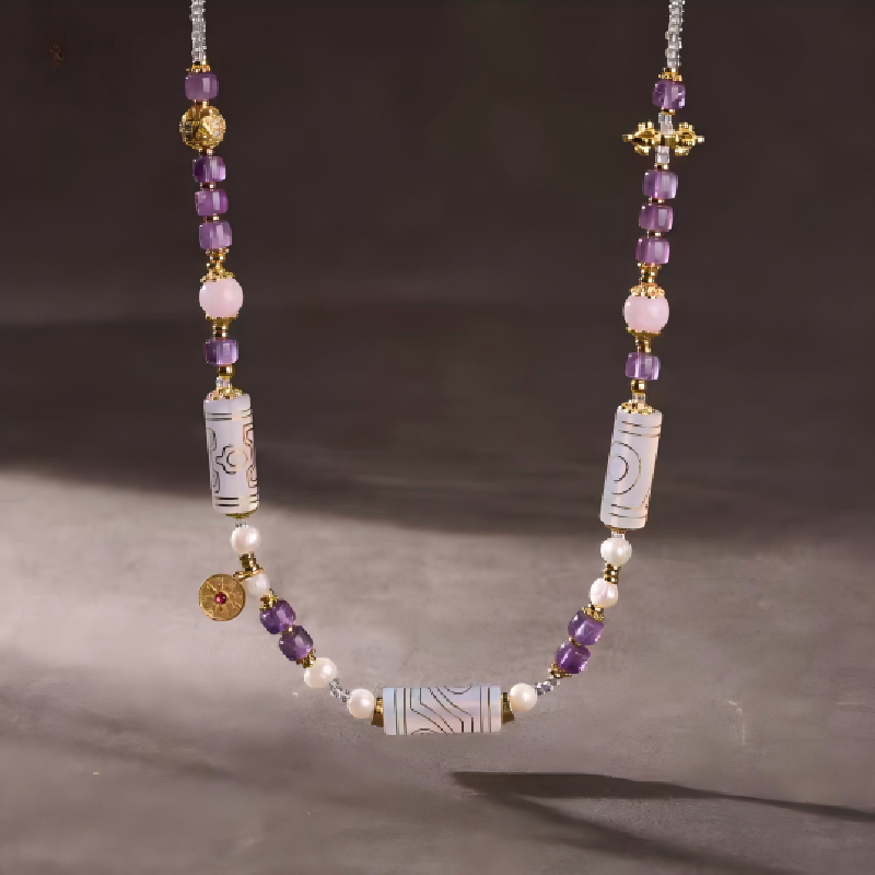 Authentic gold-inlaid Tang Tube Dzi bead, showcasing exquisite jewelry art and Tibetan Buddhist Jewelry Culture. Purely handmade natural agate.