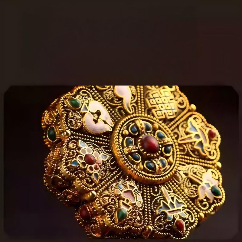 Artisan-crafted Tibetan Buddhist Jewelry Culture silver Gau box, perfect for Jewelry art collectors.