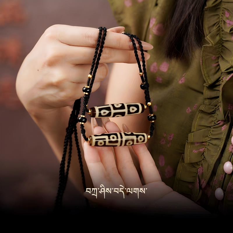  Authentic handmade nine-eyed Dzi amulet pendant, showcasing jewelry art and Tibetan Buddhist Jewelry Culture. Purely handcrafted natural agate.