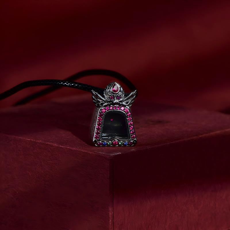 Tibetan Buddhist Jewelry Culture: Exquisite silver gold-plated Garuda gau box amulet, a masterpiece of Tibetan Buddhist sacrificial implements culture.