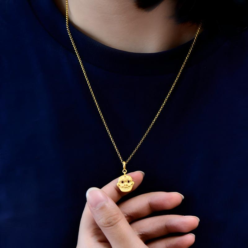 Hand-polished silver gilded Guru bead set and spacer beads, showcasing traditional Tibetan-Buddhist Jewelry Culture.