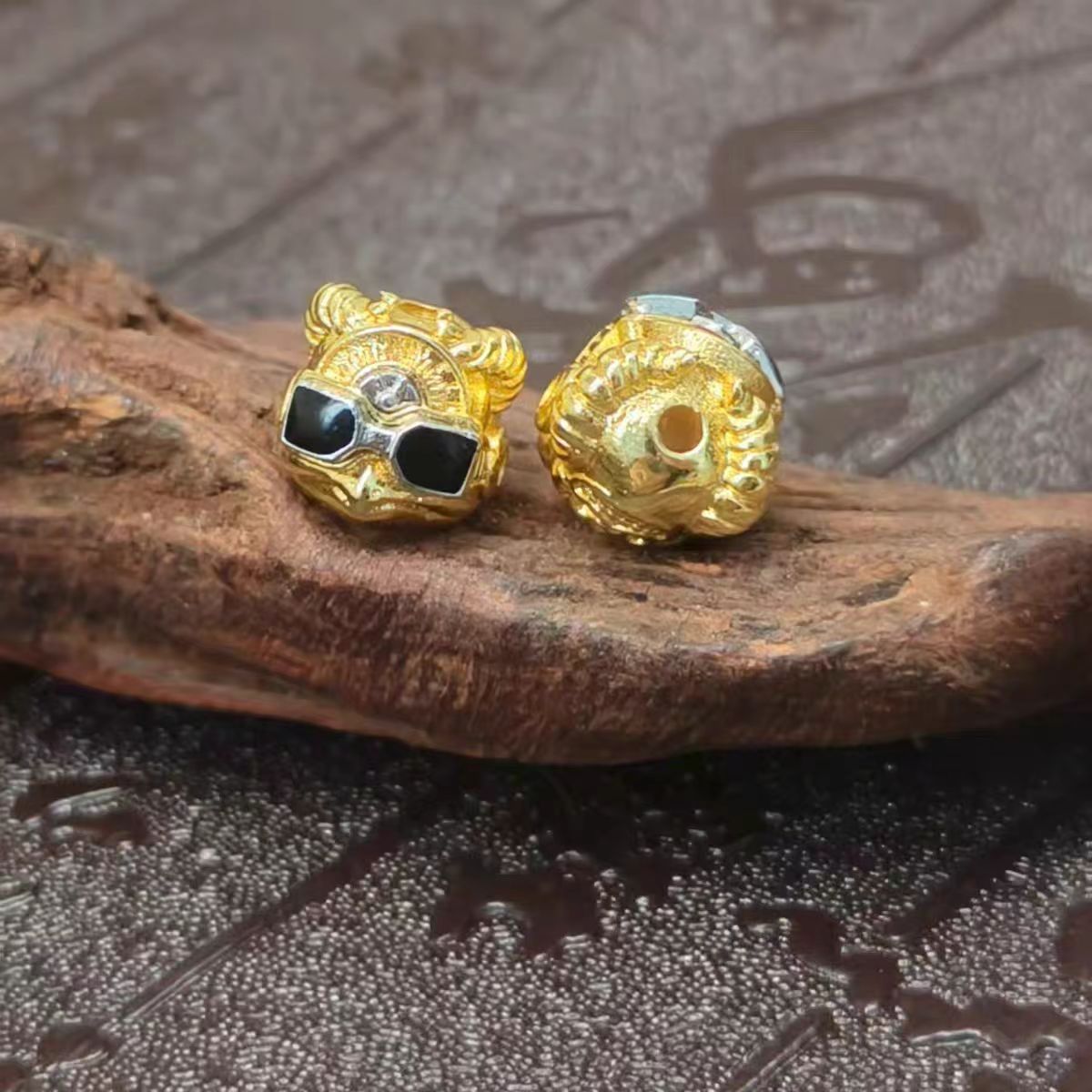 Hand-painted copper Garuda bead spacer, inspired by Tibetan Buddhist Jewelry Culture, perfect for DIY jewelry art, bracelets, and necklaces.