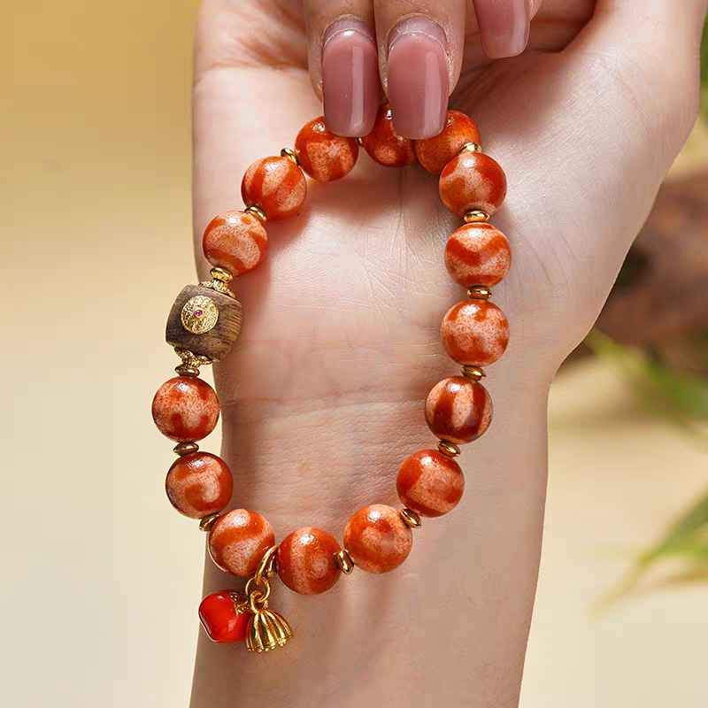 Pure handmade Darlo Multi-Treasure Dzi bracelet, merging Tibetan Buddhist jewelry culture with jewelry art for daily wear, luck, and prosperity.