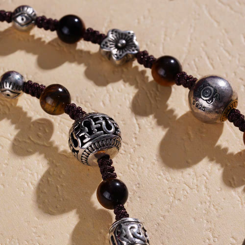 Purely handmade inlaid ivory-tone agate beads necklace, reflecting the heritage of Tibetan Buddhist Jewelry Culture jewelry art.