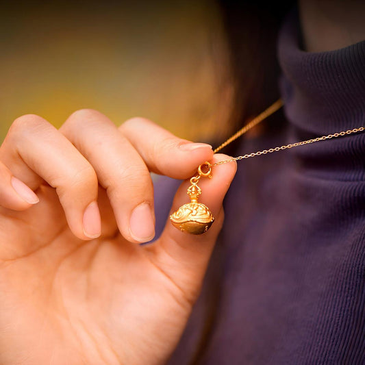 Tibetan Buddhist Jewelry Culture: Sacred silver Kazi accessory, a unique fusion of protective amulet and Buddhist art.