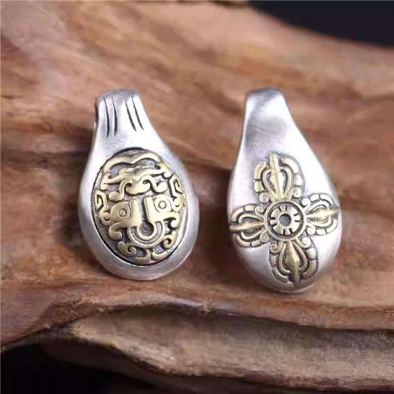  Bespoke silver Taotie clip with a smooth glossy finish, a masterpiece of spiritual protection and Tibetan Buddhist Jewelry Culture.