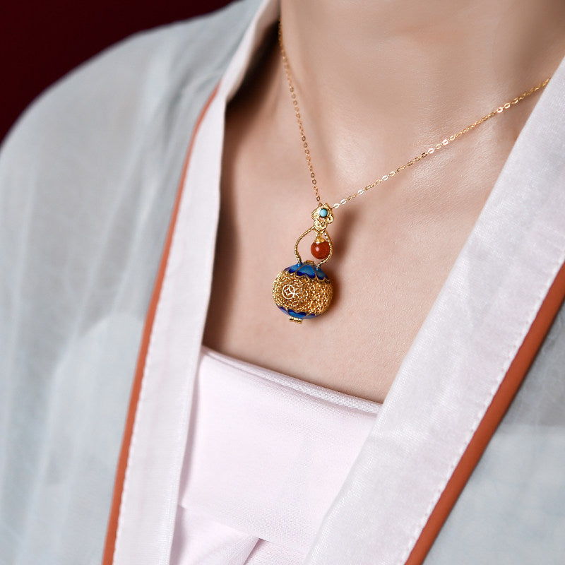Ethnic silver gourd Nanhong blue openable pendant necklace, unisex spiritual talisman, Tibetan Buddhist Jewelry Culture Jewelry art