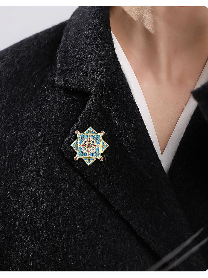 Hand-painted golden badges from Tibetan Buddhist Jewelry Culture, expressing auspicious energy through fine Jewelry art.