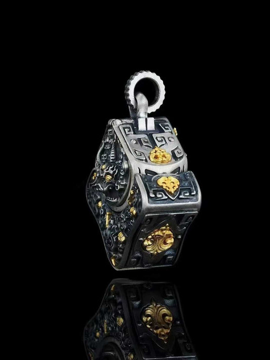  A detailed S925 silver pendant featuring Manjushri Vajrabhairava, showcasing fine inlay jewelry art from Tibetan Buddhist jewelry culture.