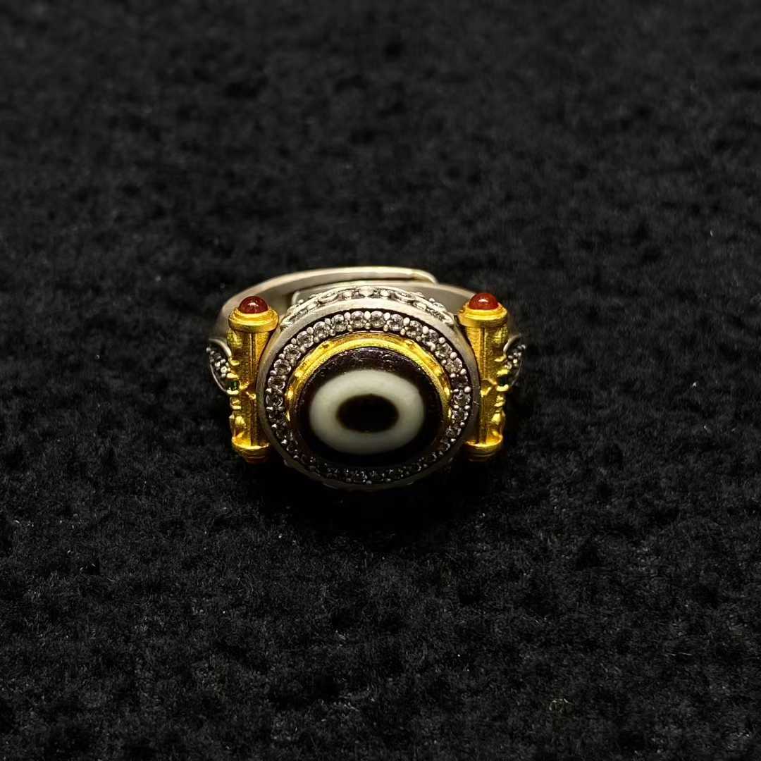 Experience Tibetan Buddhist jewelry culture with this fine-crafted vajra scepter ring in 925 silver, symbolizing the ultimate nature of reality in sacred art.