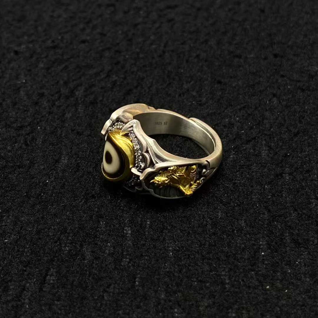Tibetan Buddhist jewelry culture expressed through this 925 silver Om Tare Tuttare ring with gemstone inlay, combining mantra art with fine jewelry craftsmanship.